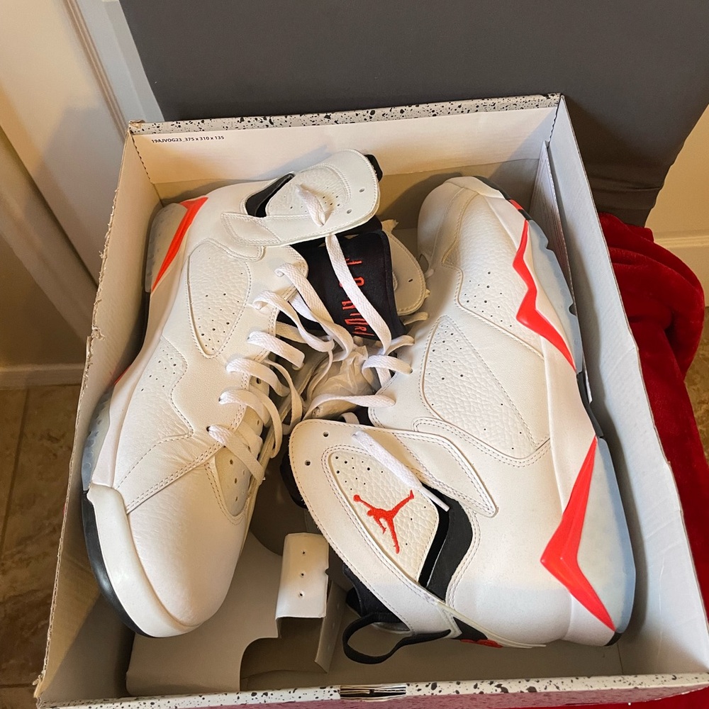 Air Jordan 7 Sneakers White and Red . Mens size 15